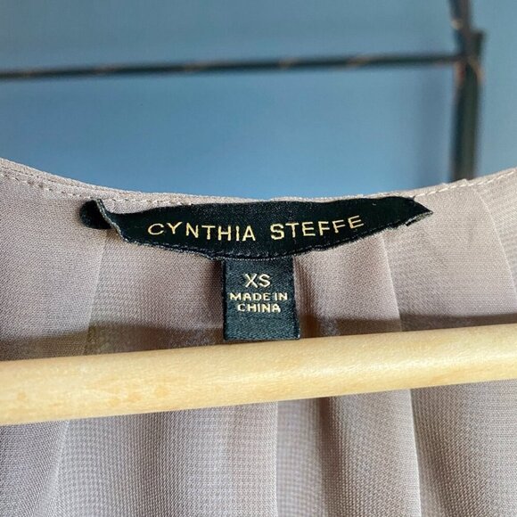 Cynthia Steffe 100% Silk Light Brown Sleeveless Blouse - Picture 5 of 11